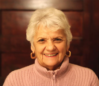 Anne Demchak ’04 Anne Demchak ’04